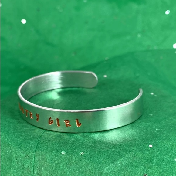 ⭐️🌸Adorned Crown stamp cuff country girl bracelet - Picture 5 of 8